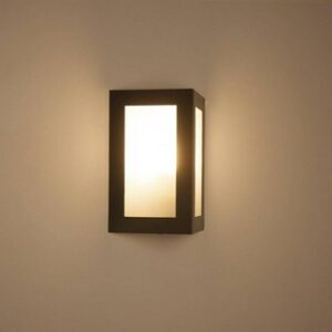 Arandela Triangular 22cm Alumínio Bivolt para Parede Interna e Externa