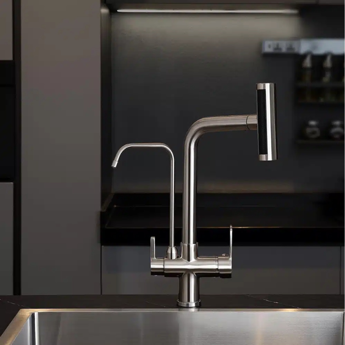 Torneira Gourmet com Filtro Ponente 3 Modos Ducha Extensível Inox Escovado